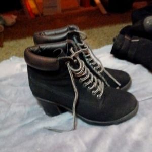 SIZE 7/8 RUE 21 WOMENS BOOTS